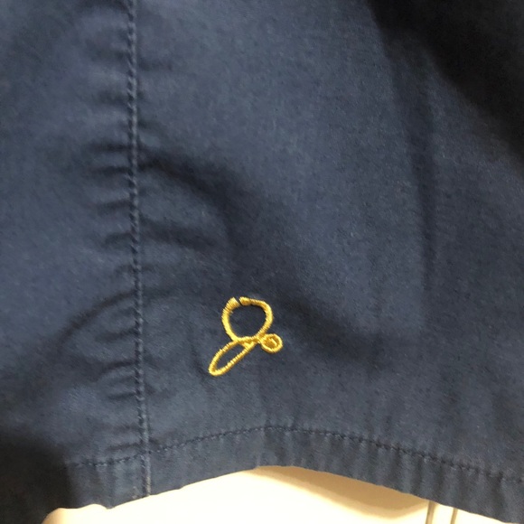 UNBRANDED HOSPITAL SCRUB WITH POCKETS. small. navy - Picture 5 of 8